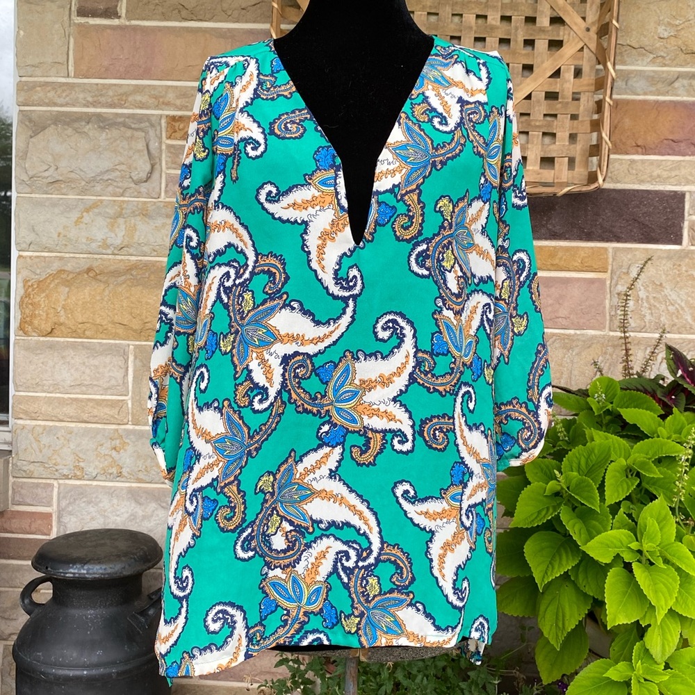 Francesca’s Green‎ Print Tunic Top